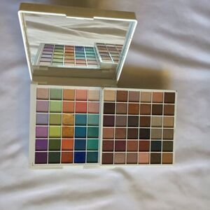 Avon Oh What Fun Mega Makeup Palette